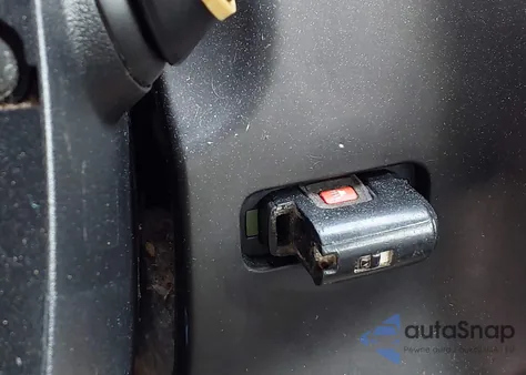 2005 Toyota Prius z USA, uszkodzony, nr VIN JTDKB20U953090112